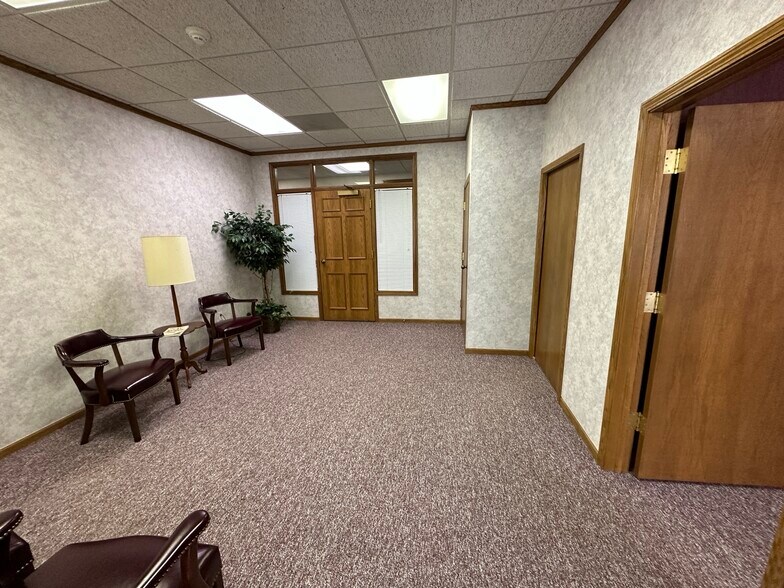More Photos Of 834 King Hwy, Kalamazoo Office For Lease