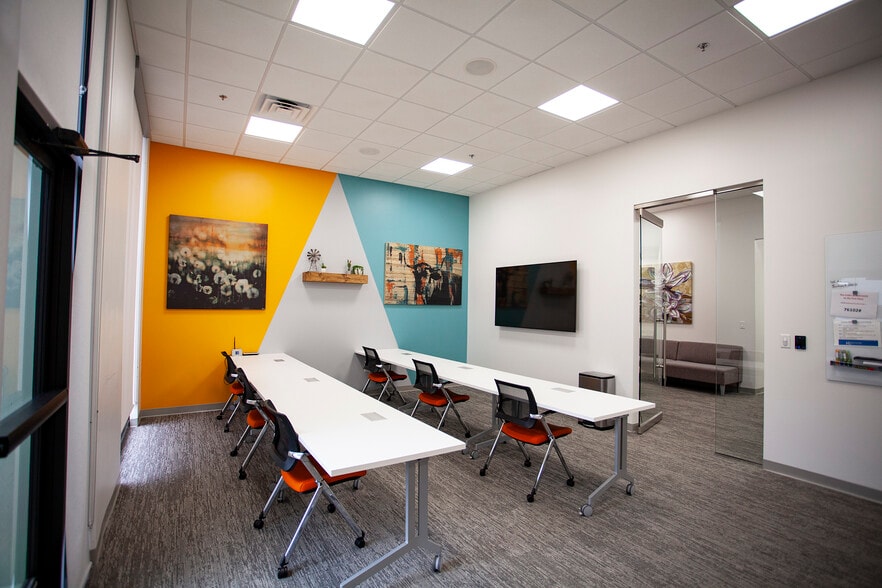 More Photos Of 1200 Summit Ave, Fort Worth Office For Lease