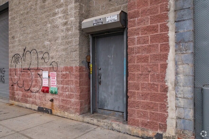 More Photos Of 292-300 Liberty Ave, Brooklyn Warehouse For Lease