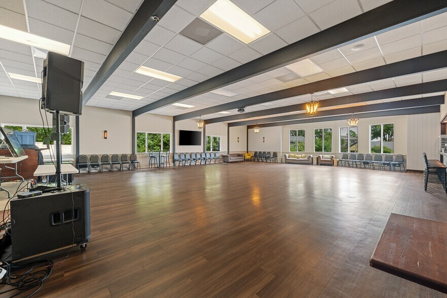 More Photos Of 4919 State Road 144, Hartford Restaurant For Sale
