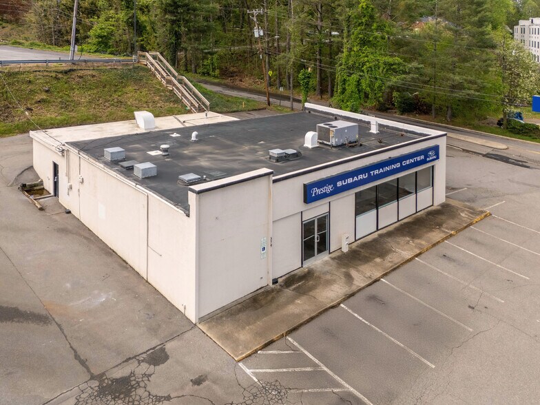 Primary Photo Of 579 Tunnel Rd, Asheville Freestanding For Lease