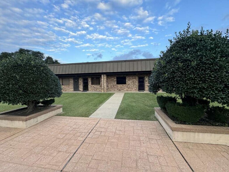 More Photos Of 3312 N University Dr, Nacogdoches Office For Sale