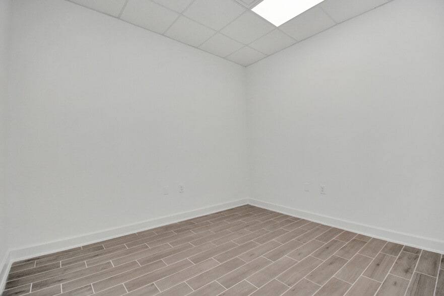 More Photos Of 12425 W Airport Blvd, Sugar Land Light Distribution For Lease