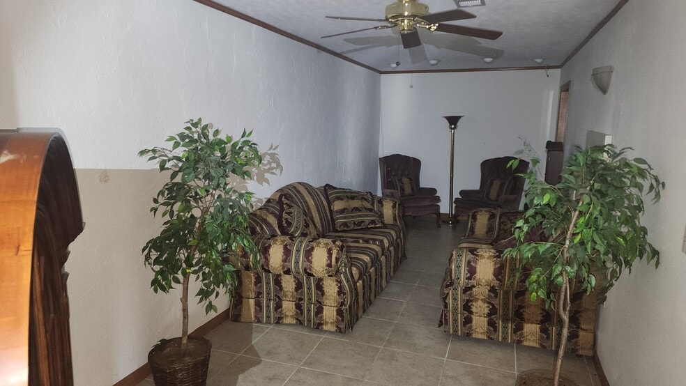 More Photos Of 5601 Arlington St, Houston Funeral Home For Sale