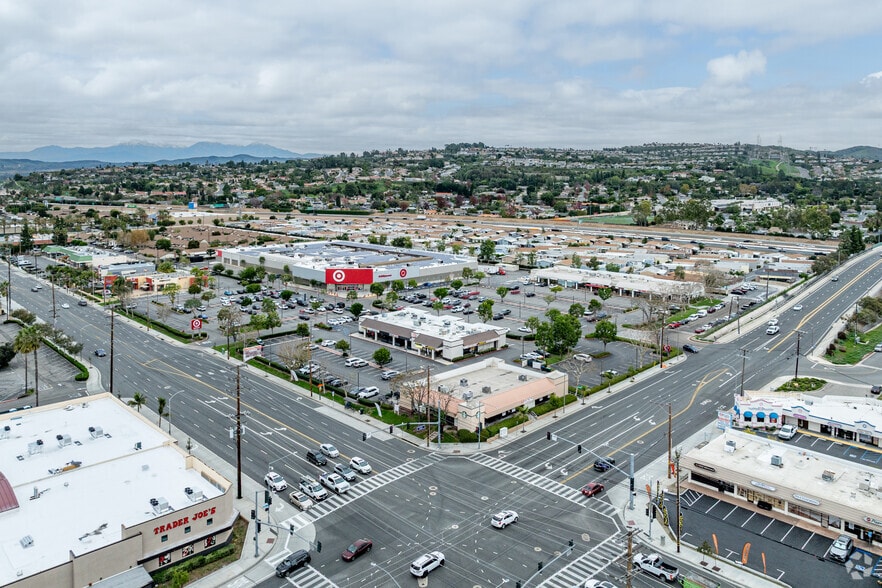 More Photos Of 2115 N Tustin St, Orange Freestanding For Lease