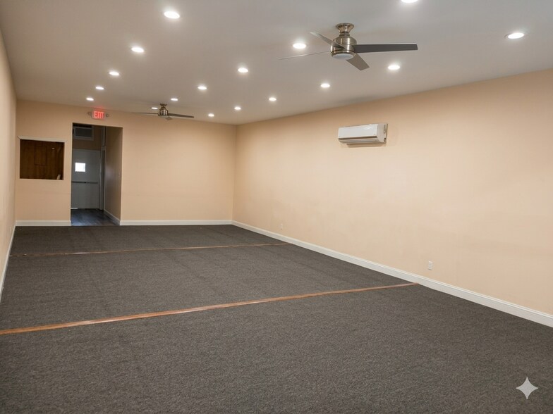 More Photos Of 351-357 W Sunrise Hwy, Freeport Storefront Retail Office For Lease