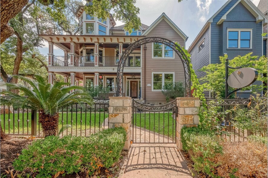 More Photos Of 446 Heights Blvd, Houston Office Residential For Sale