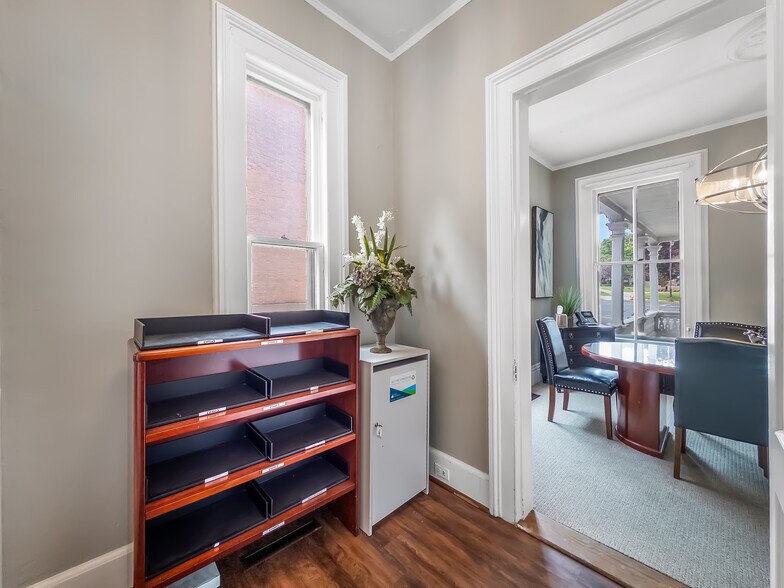 More Photos Of 27 Pleasant St, Middletown Office For Sale