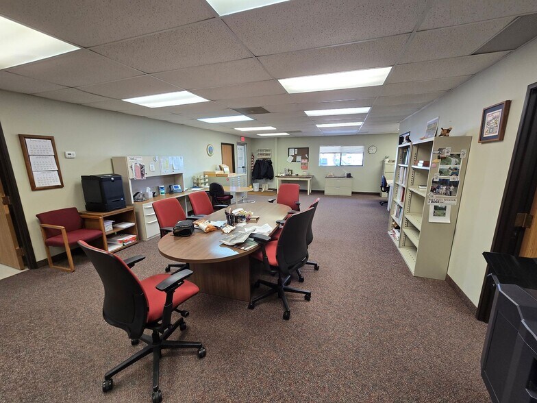 More Photos Of 314 S Henry St, Pierre Office For Sale