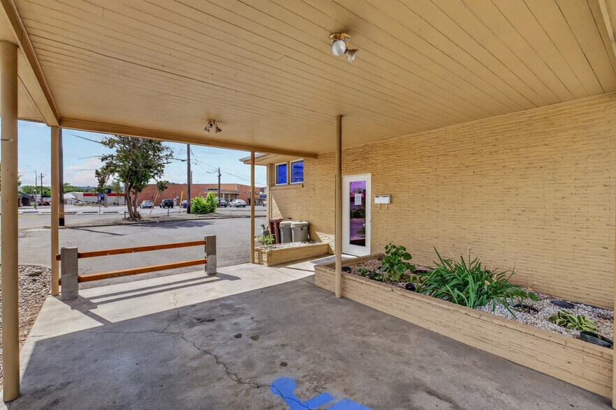 More Photos Of 619 Diagonal St, Clarkston Medical For Sale