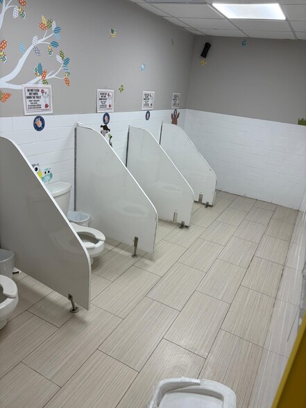 More Photos Of 47-28 11th St, Long Island City Apartments For Lease