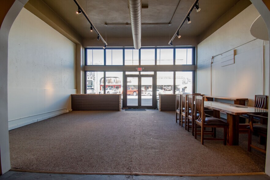 More Photos Of 322 E Don Tyler Ave, Dewey Storefront For Sale