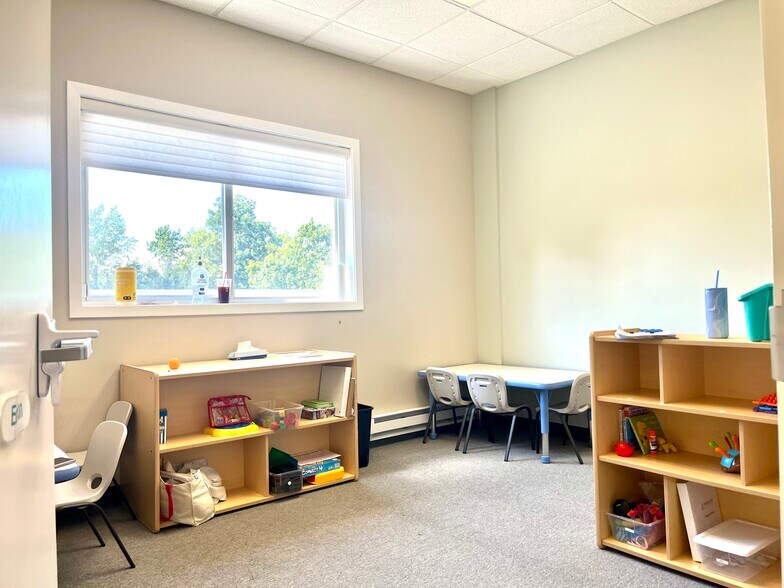 More Photos Of 100 Corporate Dr, Trumbull Office For Lease