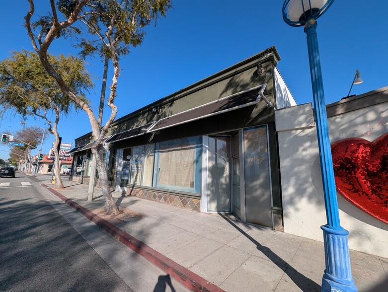 More Photos Of 7735 Santa Monica Blvd, West Hollywood Storefront For Lease