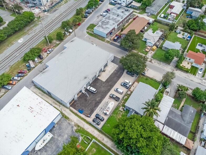 More Photos Of 201-215 SW 21st St, Fort Lauderdale Warehouse For Sale