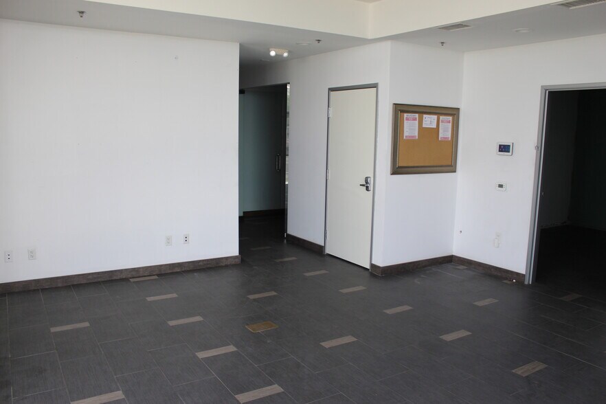 More Photos Of 2919 N Lamb Blvd, Las Vegas Warehouse For Lease