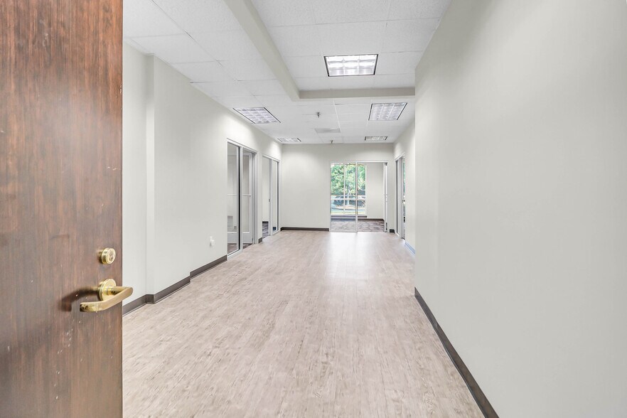 More Photos Of 146 Fairchild St, Charleston Office For Lease