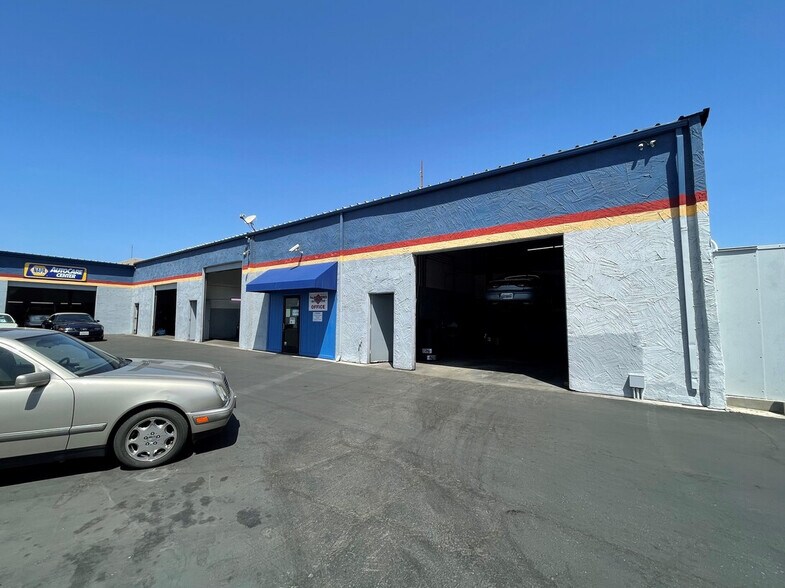 More Photos Of 74725 Joni Dr, Palm Desert Auto Repair For Sale