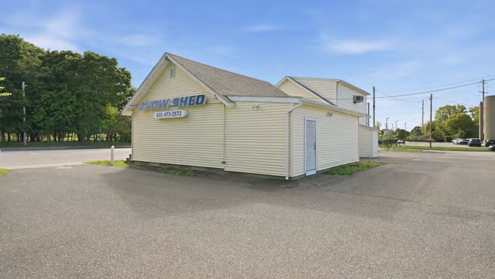 More Photos Of 1002-1004 New York 112, Port Jefferson Station Freestanding For Sale
