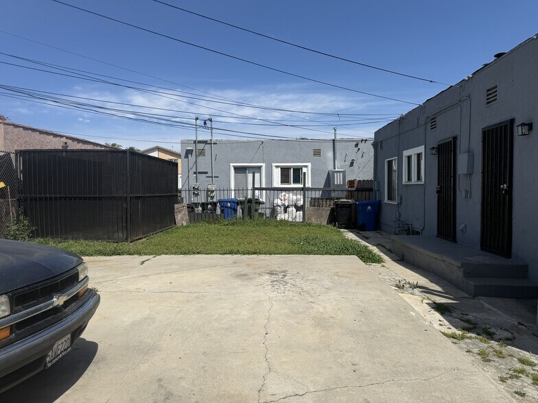 More Photos Of 1700 W 60th St, Los Angeles Multifamily For Sale