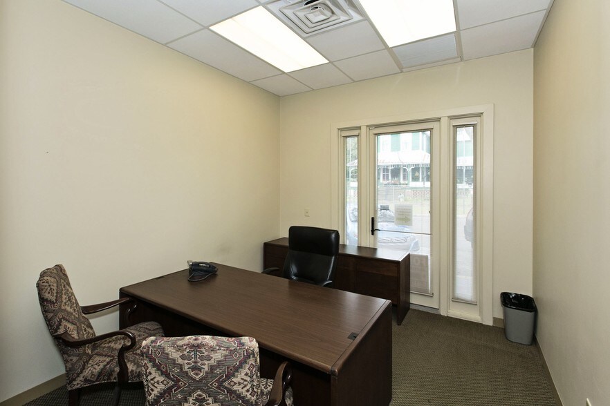 More Photos Of 1354 N Laura St, Jacksonville Coworking Space