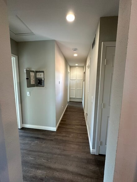 More Photos Of 4620-4620 1/2 E 3rd St, Los Angeles Storefront Retail Office For Sale