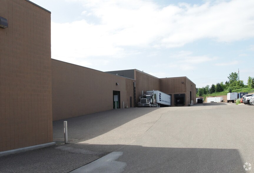 More Photos Of 12255 N Ensign Ave, Champlin Manufacturing For Lease