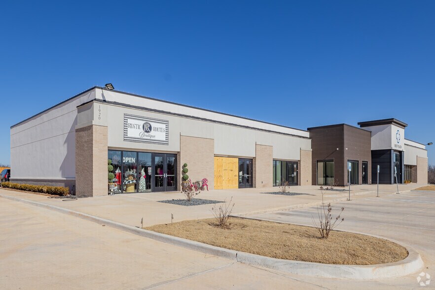 More Photos Of 1920 E 1st St, Chandler General Retail For Sale