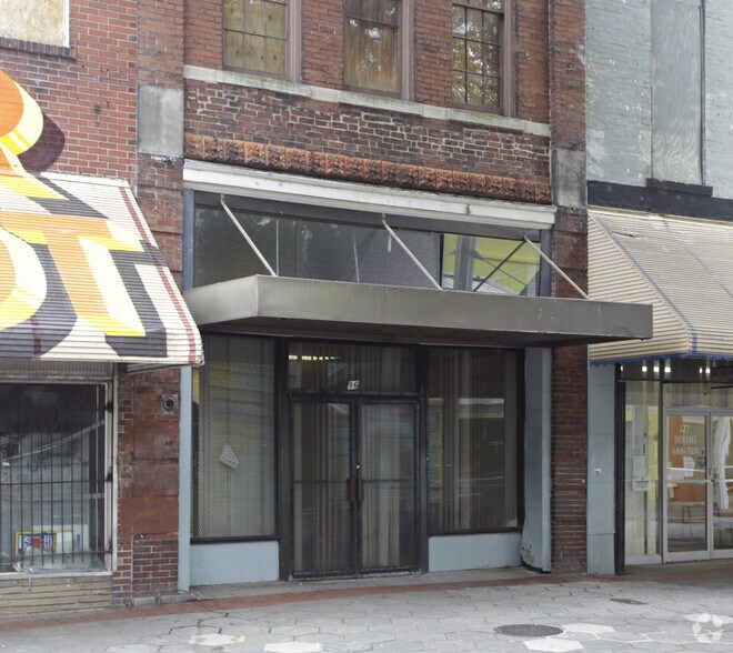 More Photos Of 96 SW Broad St, Atlanta Coworking Space