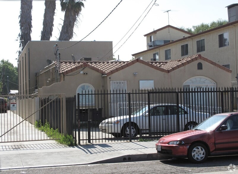 More Photos Of 7304 Canby Ave, Reseda Apartments For Sale
