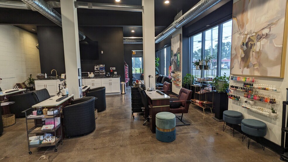 More Photos Of 1815 Eggert Rd, Buffalo Storefront For Lease