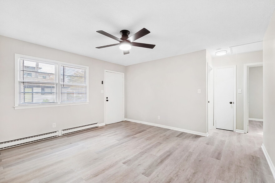 More Photos Of 109 W Poplar Ave, Carrboro Apartments For Sale