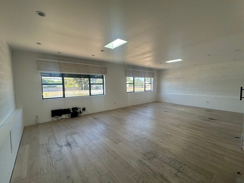 More Photos Of 6922 E 5th Ave, Scottsdale General Retail For Lease