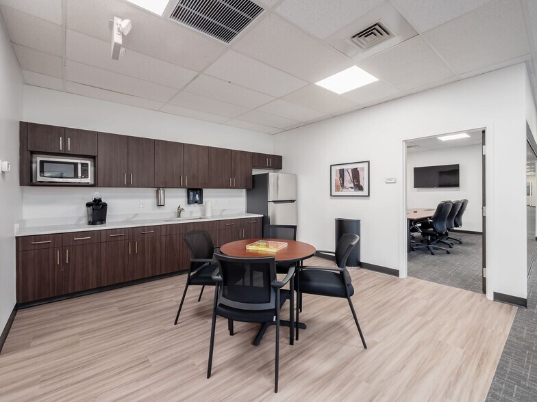 More Photos Of 438 E Wilson Bridge Rd, Worthington Coworking Space