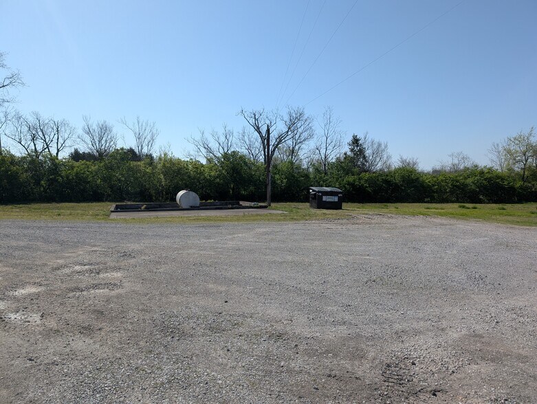 More Photos Of 707 Jewell Rd, Wilmore Warehouse For Sale