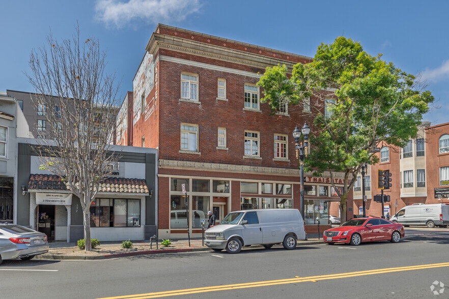 More Photos Of 216-220 Linden Ave, South San Francisco Apartments For Lease