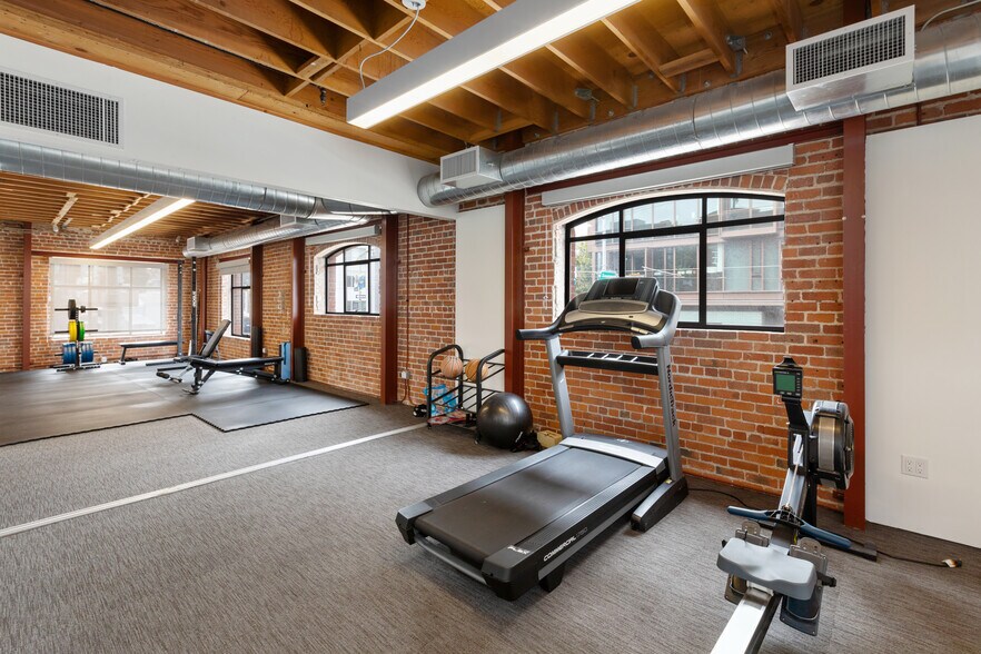 More Photos Of 555 19th St, San Francisco Loft Creative Space For Lease