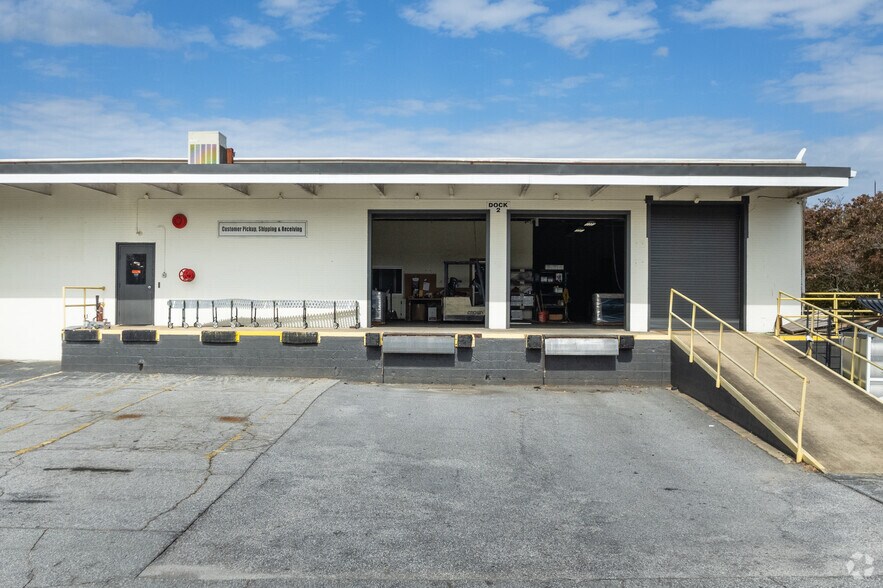 More Photos Of 1801 Rutherford Rd, Greenville Light Manufacturing For Lease