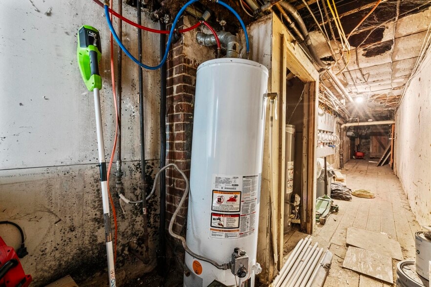 More Photos Of 28 Hill St, Waterbury Apartments For Sale