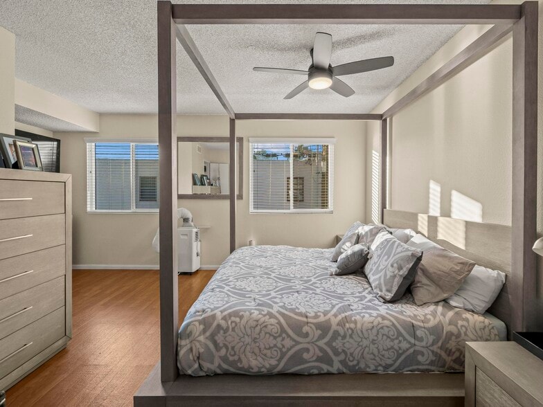 More Photos Of 406 E Ave, Coronado Multifamily For Sale