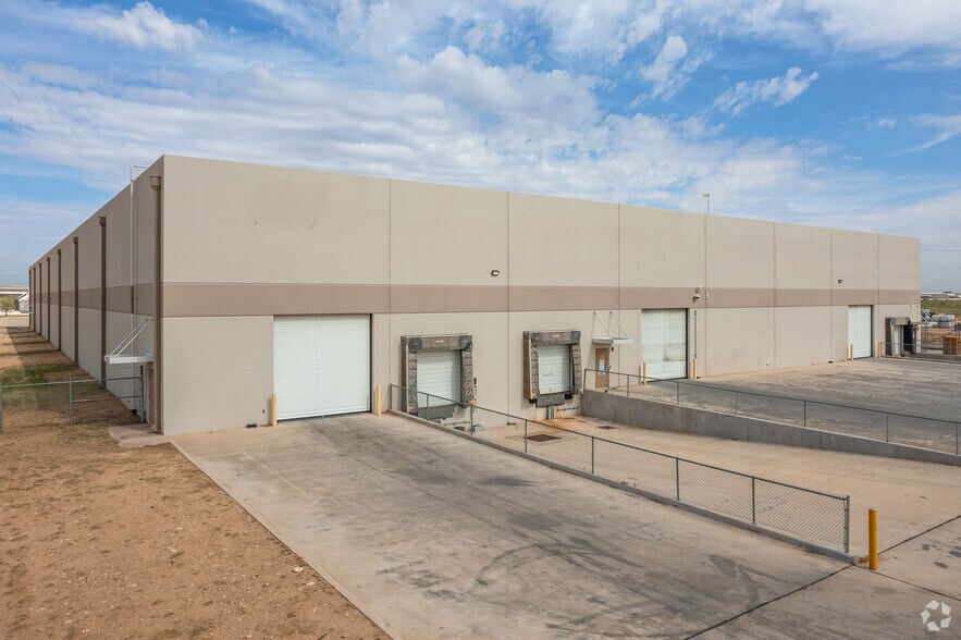 More Photos Of 8620 TX-191, Odessa Warehouse For Sale