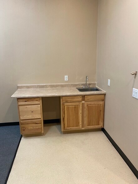 More Photos Of 3544 N Romero Rd, Tucson Warehouse For Lease