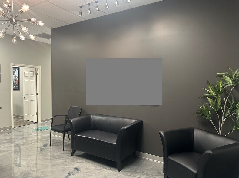 More Photos Of 651 US 31W Byp, Bowling Green General Retail For Lease