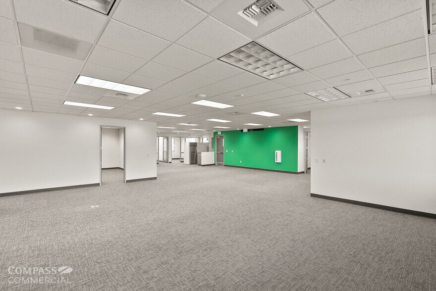 More Photos Of 123 SW Columbia St, Bend Office For Sale