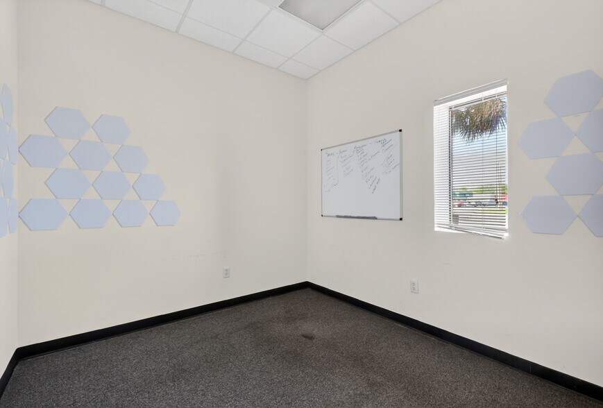 More Photos Of 300 Richey Rd, Leesburg Warehouse For Sale