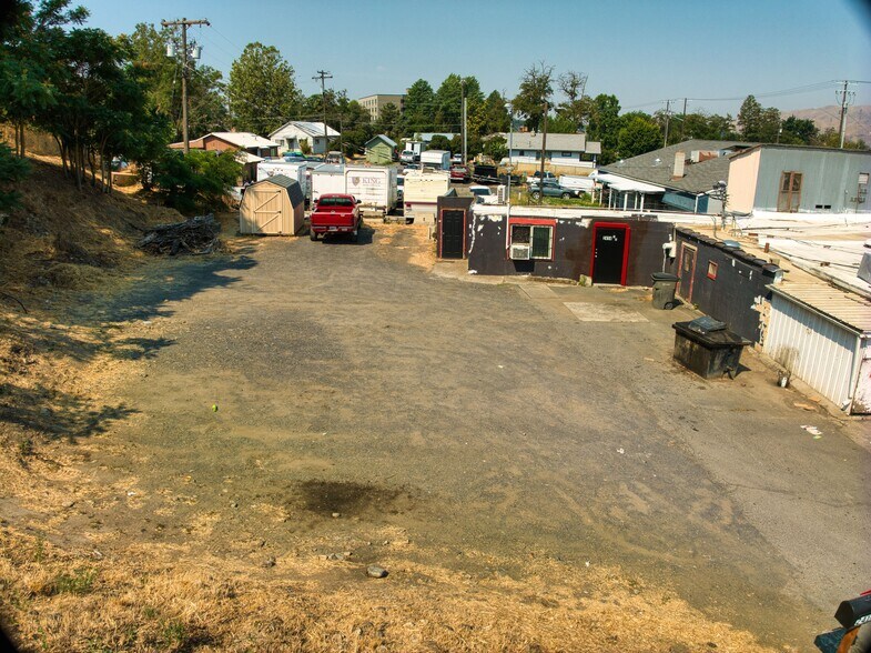 More Photos Of 2414 Main St, Lewiston Convenience Store For Sale