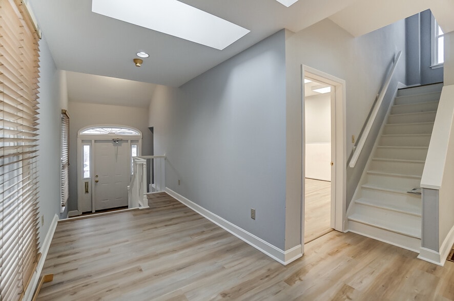 More Photos Of 3530 Edwards Rd, Cincinnati Office For Lease