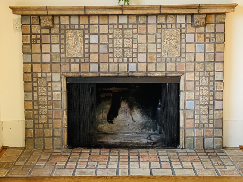 More Photos Of 814 E Howe St, Seattle Apartments For Sale