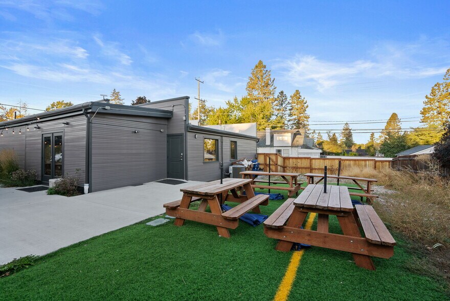 More Photos Of 1801 E 11th Ave, Spokane Restaurant For Sale