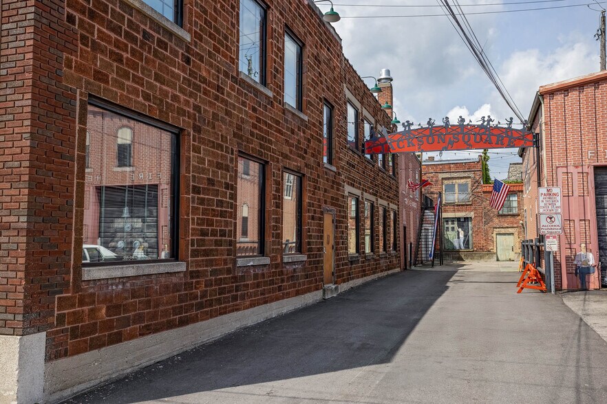 More Photos Of 20 Center St, Batavia Restaurant For Sale